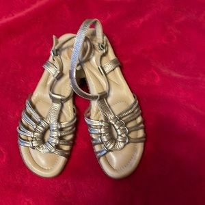 Nurture brand genuine leather sandals/